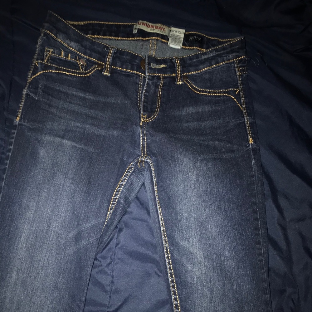 👖 dark denim blue jean pants.